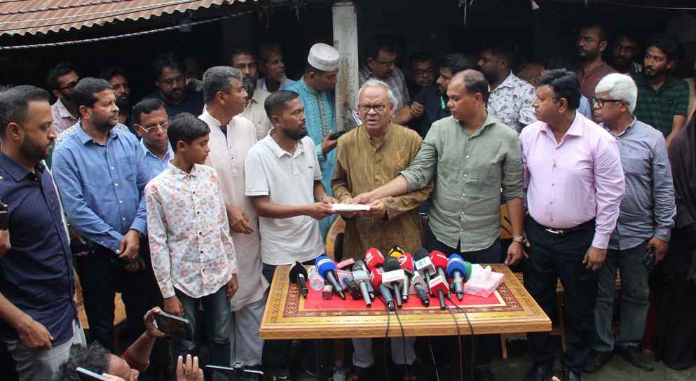 মাইলস্টোন ট্রাজেডিতে নিহত মাসুমা বেগমের ছেলের দায়িত্ব নিলেন তারেক রহমান