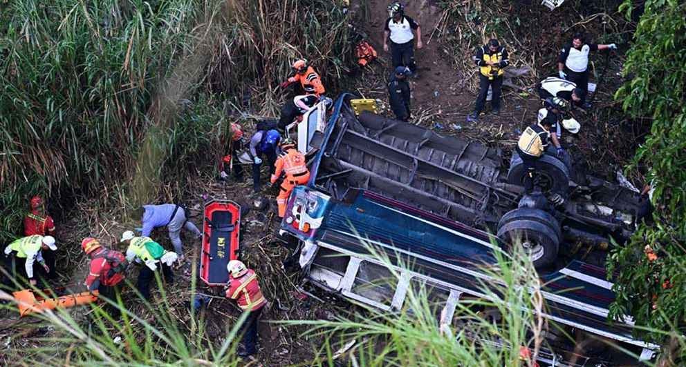 গুয়েতেমালায় ভয়াবহ সড়ক দুর্ঘটনায় নিহত ৫১