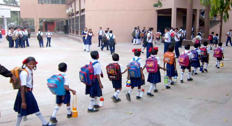 ছুটি শেষে প্রাথমিক বিদ্যালয়ে ক্লাস শুরু, মাধ্যমিক খুলবে বুধবার