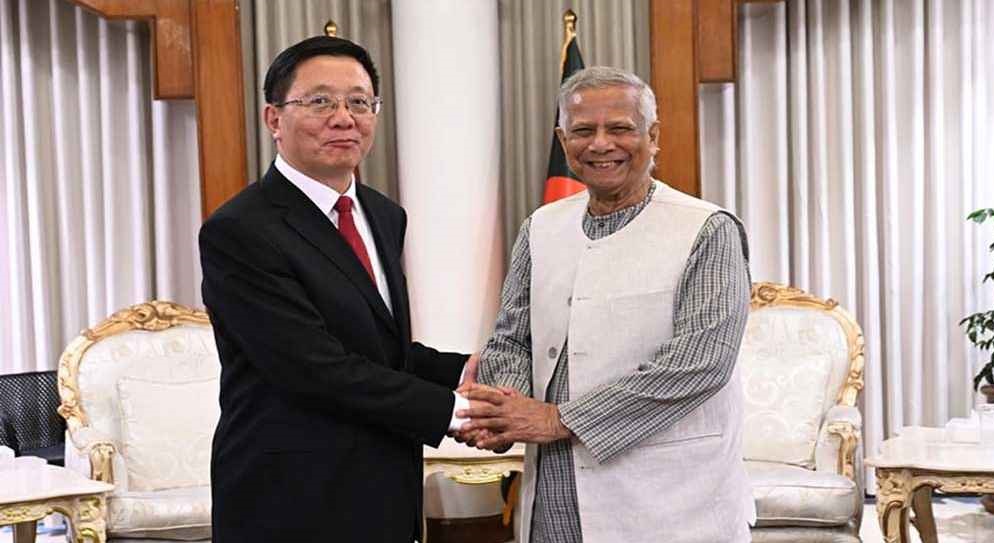বাংলাদেশ-চীন সম্পর্ক আরও গভীর করার প্রতিশ্রুতি প্রধান উপদেষ্টার