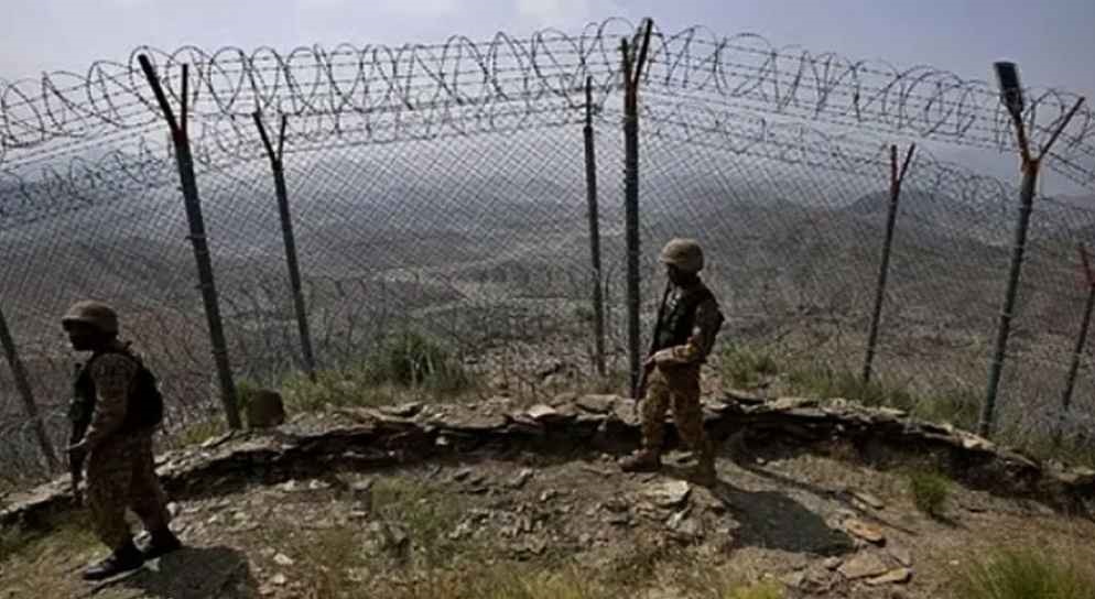 সীমান্তে পাকিস্তানি সেনাদের মুহুর্মুহু গুলি, নিহত ৫৪