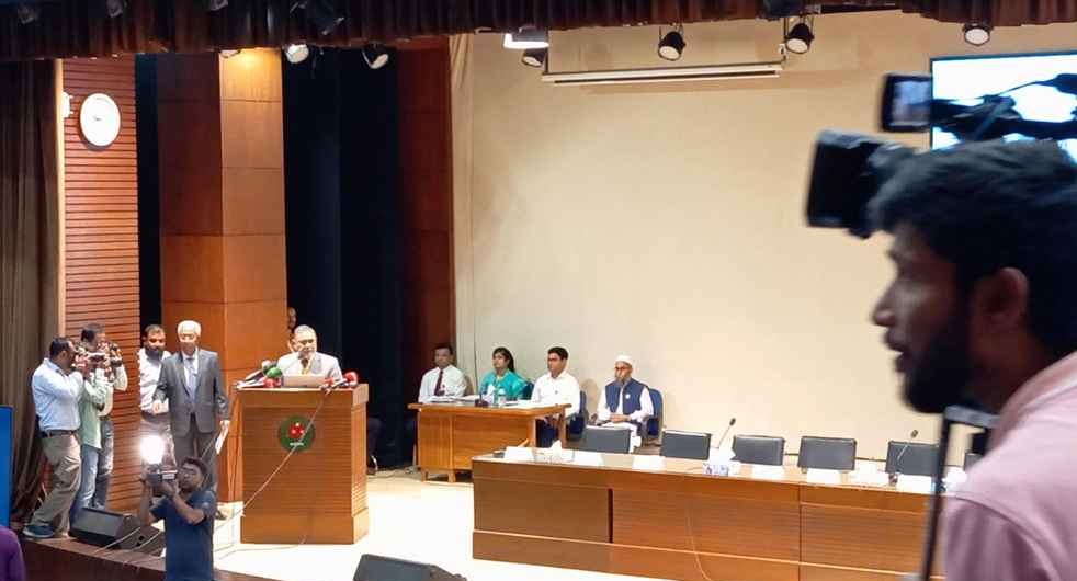 রাজনৈতিক নেতাদের সমর্থন ছাড়া কিছুই বাস্তবায়ন হবে না: সিইসি