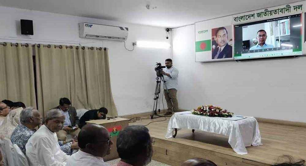 ১২ দলীয় জোটের নেতাদের সঙ্গে কথা বললেন তারেক রহমান