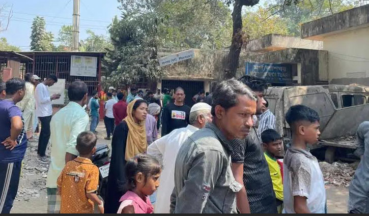 কক্সবাজারে বিমান বাহিনীর ঘাঁটিতে দুর্বৃত্তদের হামলা, নিহত ১