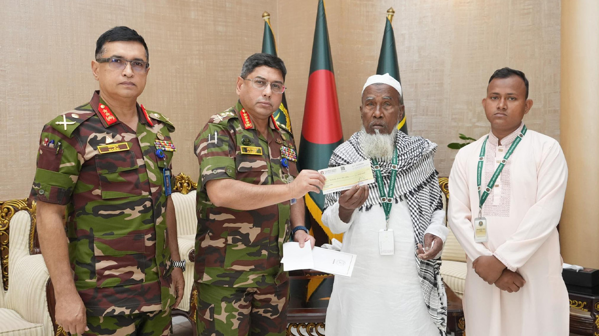 আবু সাঈদের পরিবারকে সেনাপ্রধানের আর্থিক সহায়তা