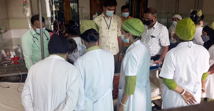 ঈদে বাড়ি যাওয়ার পথে ঝরলো মা-মেয়ের প্রাণ