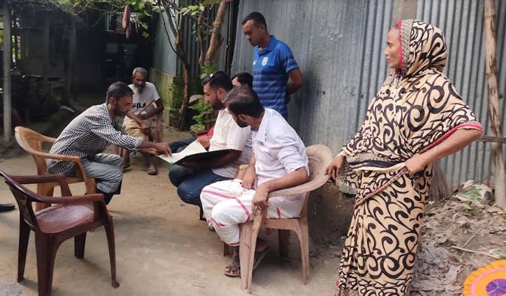 সাফজয়ী আঁখির বাবাকে হুমকি, দুই পুলিশ সদস্য ক্লোজড