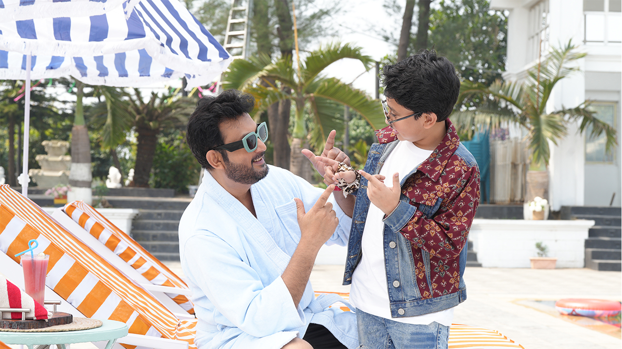 ছেলেকে নিয়ে ১০ লাখ টাকার রহস্যের জট খুলবেন আমিন খান