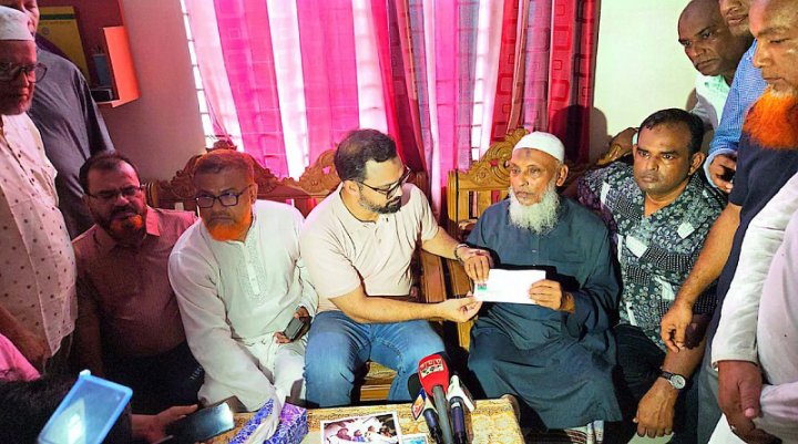 স্বৈরাচারমুক্ত নতুন বাংলাদেশ গড়তে সবাইকে ঐক্যবদ্ধ হতে হবে: আমিনুল হক