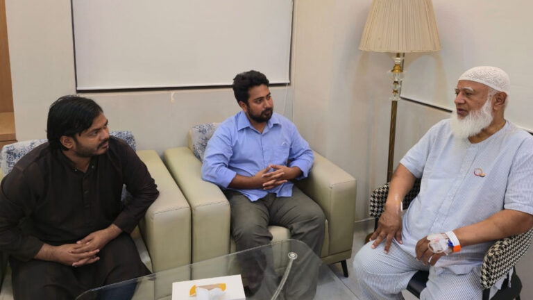 জামায়াত আমিরকে দেখতে হাসপাতালে নাহিদ