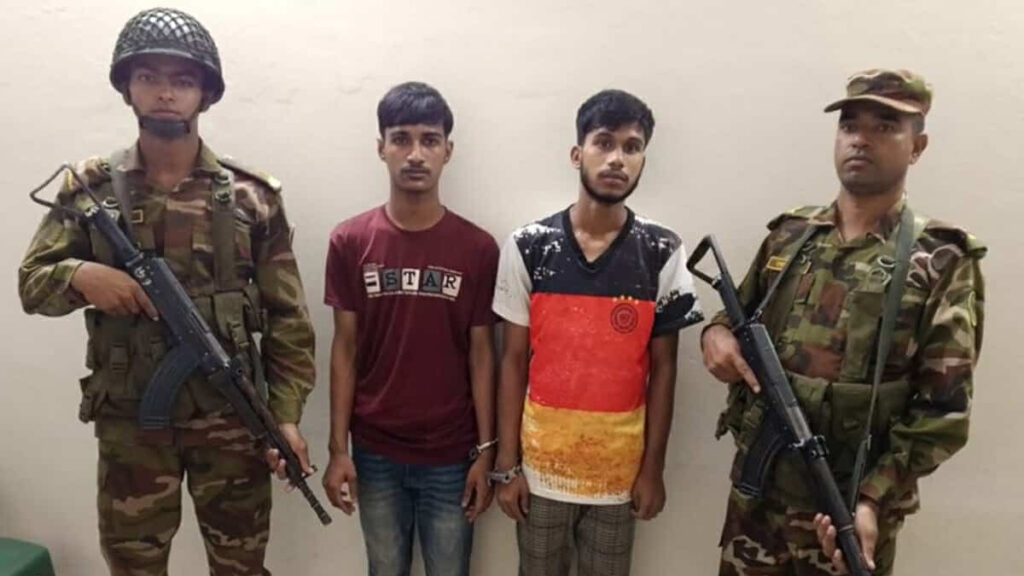 সেনাবাহিনী ও পুলিশের গাড়িতে আগুন: আরও পাঁচজন গ্রেফতার