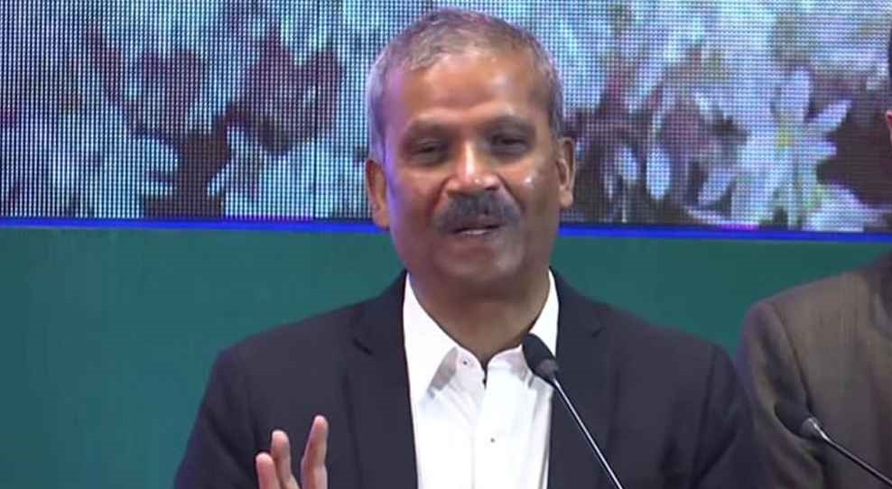 মন্ত্রণালয়ের মতামত ছাড়াই ইশরাককে মেয়র ঘোষণা করেছে ইসি: আসিফ নজরুল