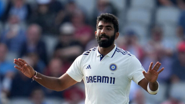 প্রথমবারের মতো বোলিংয়ে সেঞ্চুরি বুমরাহর