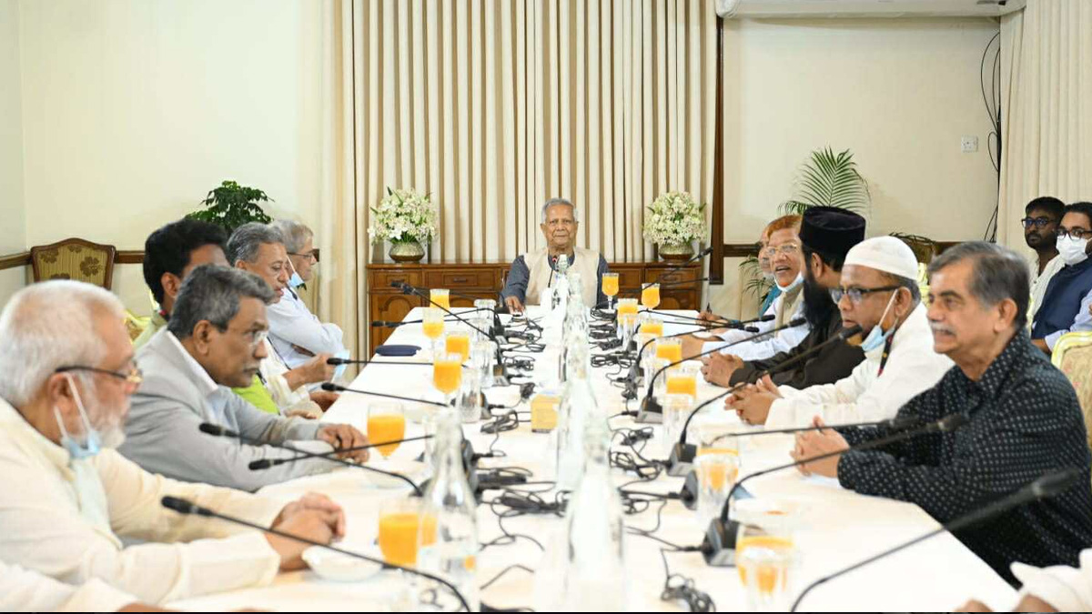 বিএনপি-জামায়াতসহ ৪টি দলের সঙ্গে বৈঠকে প্রধান উপদেষ্টা