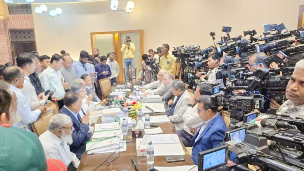 জাতীয় ঐকমত্য কমিশনের সাথে বৈঠকে বসেছে বিএনপি