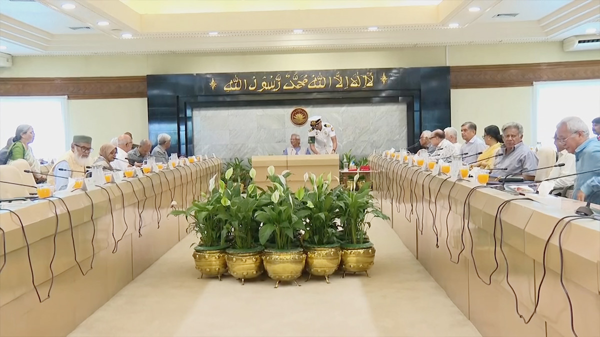 উপদেষ্টা পরিষদের বৈঠক চলছে