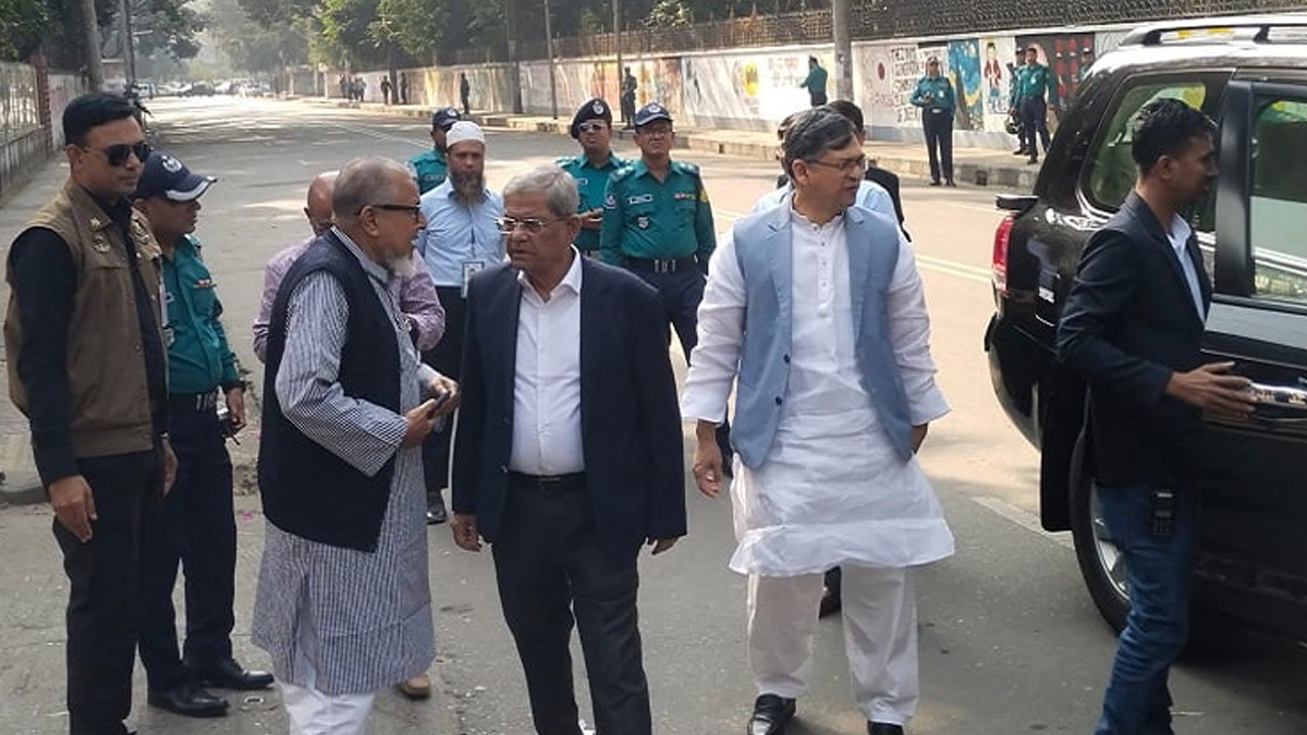 জাতীয় ঐকমত্য কমিশনের সঙ্গে রাজনৈতিক দলগুলোর বৈঠক চলছে