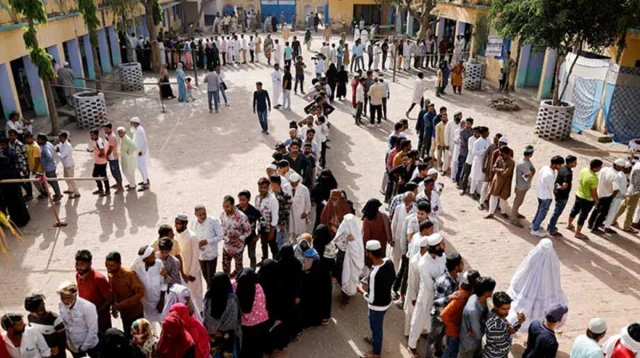 লোকসভা নির্বাচনের শেষ ধাপের ভোটগ্রহণ চলছে