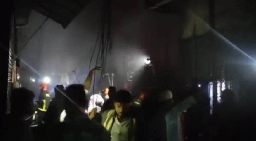 চকবাজারে অগ্নিকাণ্ড: প্রায় ২ ঘণ্টা পর নিয়ন্ত্রণে