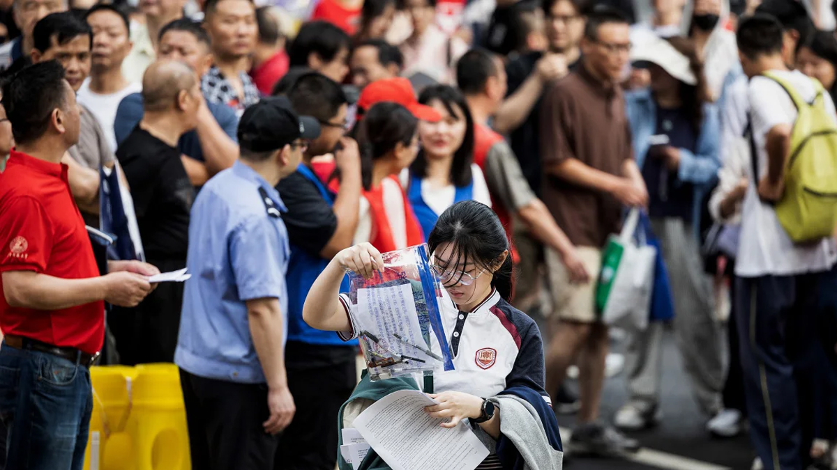 ‘বিশ্বের সবচেয়ে কঠিন’ পরীক্ষা দিলেন চীনের ১ কোটি ৩৪ লাখ শিক্ষার্থী
