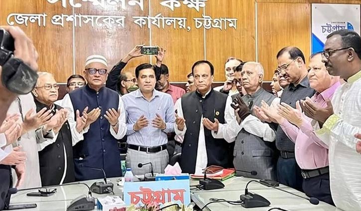 আ’লীগ প্রার্থীর পক্ষে মোনাজাতই কাল হলো ডিসির