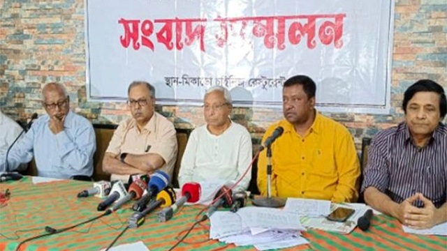 দেশে ‘পাঠান’ মুক্তি না পেলে সিনেমা হল বন্ধের ঘোষণা