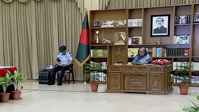 কক্সবাজারে সাবমেরিন ঘাঁটি উদ্বোধন করলেন প্রধানমন্ত্রী