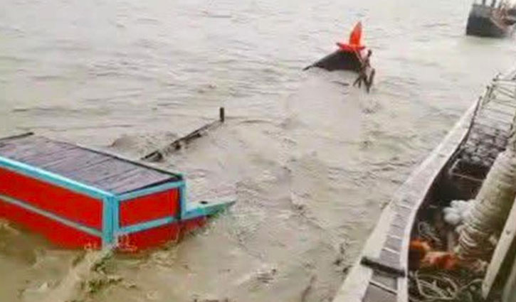 মেঘনায় ট্রলারডুবি: দুজনের লাশ উদ্ধার, নিখোঁজ আরো ২