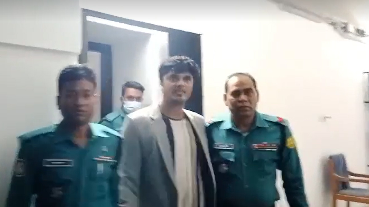 ডিবির সাবেক এসি জাবেদ ইকবাল গ্রেফতার, কারাগারে পাঠানোর নির্দেশ