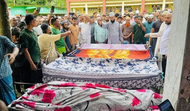 সড়ক দুর্ঘটনায় নিহত ৭ জনের দাফন সম্পন্ন