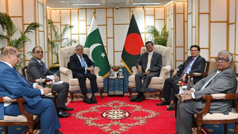 বাংলাদেশ-পাকিস্তানের মধ্যে এক চুক্তি ও ৫ সমঝোতা সই