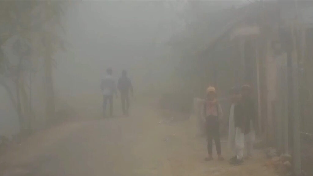 সর্বনিম্ন তাপমাত্রায় কাঁপছে দিনাজপুর