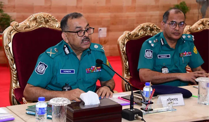 অপরাধীদের কঠোরভাবে দমন করতে হবে: ডিএমপি কমিশনার