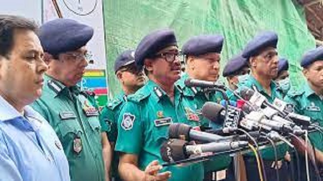 ধানমন্ডি-৩২ নম্বরে ব্যাগ-বাক্স না আনার অনুরোধ