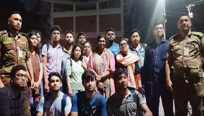 অবশেষে ক্যাম্পাসে ফিরেছেন ঢাবির সেই শিক্ষার্থীরা