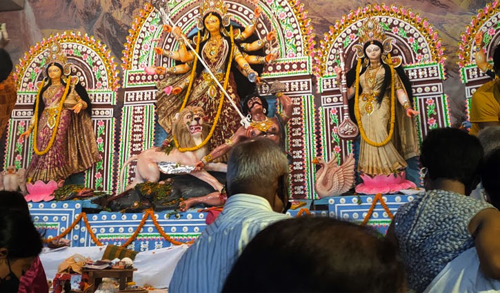 আজ মহাসপ্তমী, মায়ের মুখ দর্শন 