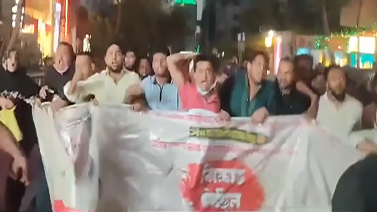 ধানমন্ডিতে আওয়ামী লীগের মিছিল, নারী নেত্রীসহ আটক ৩