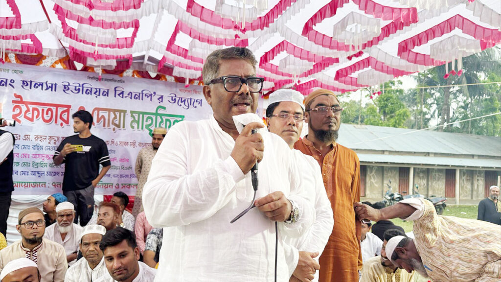 সেনাবাহিনীকে জনগণের মুখোমুখি দাঁড় করানো হচ্ছে: দুলু