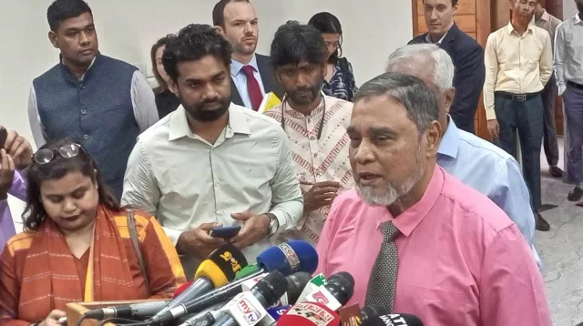 বাংলাদেশে আন্তর্জাতিক মানের একটা নির্বাচন দেখতে চায় ইইউ: সিইসি