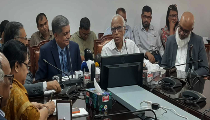 স্বপ্ন দেখি, শিক্ষার্থীরা দেশের ভেতরেই তাদের ভবিষ্যৎ দেখবে: নতুন শিক্ষা উপদেষ্টা