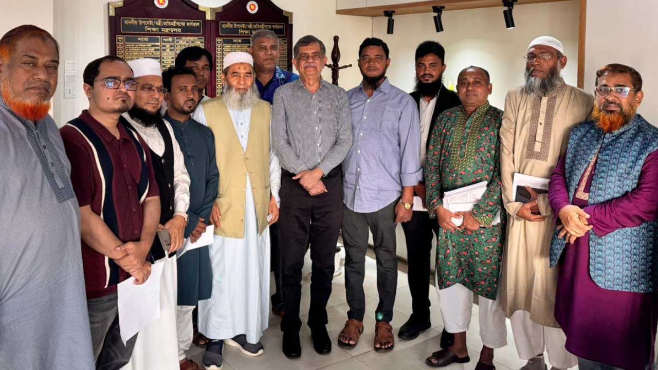 নন-এমপিও শিক্ষকদের সমস্যার সমাধানে সরকার আন্তরিক : শিক্ষা উপদেষ্টা