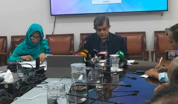 সাত কলেজ নিয়ে গুজব ছড়ানোর বিষয়টি উদ্বেগজনক: শিক্ষা উপদেষ্টা