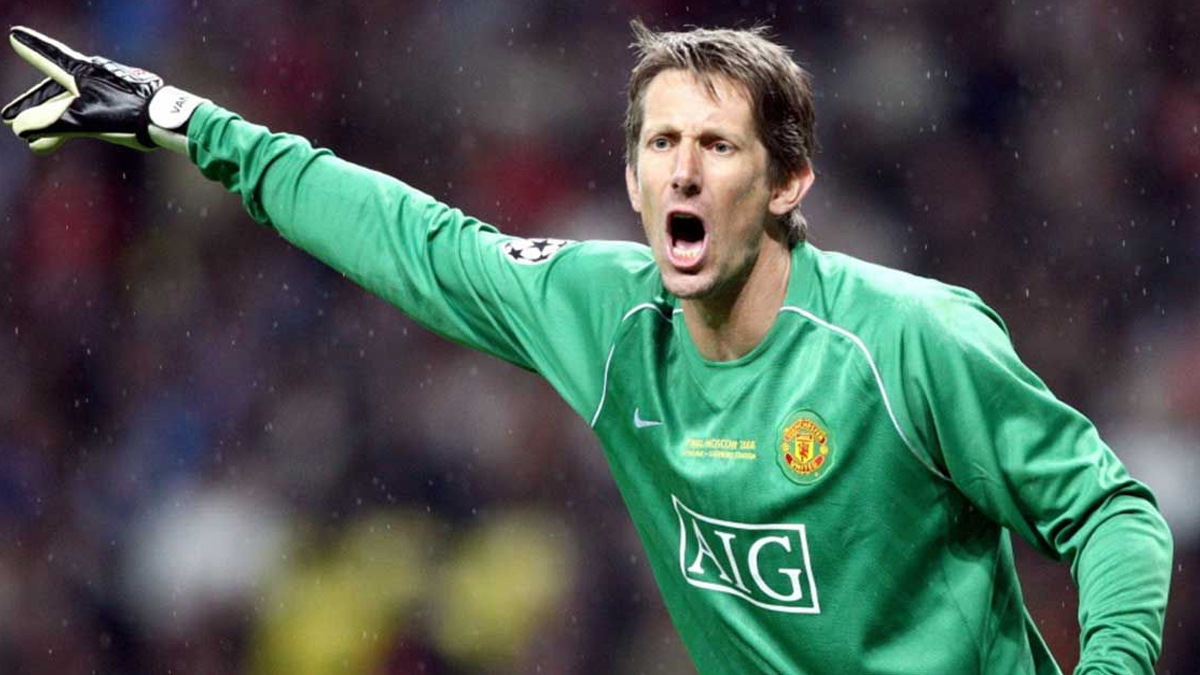 আইসিইউতে কিংবদন্তি গোলরক্ষক