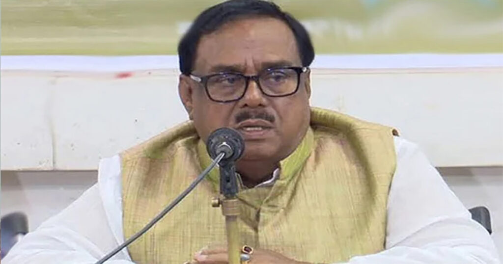 সাবেক খাদ্যমন্ত্রী সাধন চন্দ্র মজুমদার গ্রেফতার