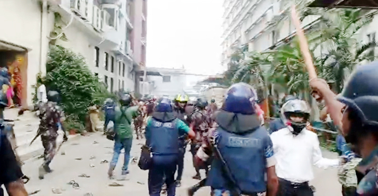 গাজীপুরে পুলিশ-শ্রমিক সংঘর্ষ: মারা গেছেন গুলিবিদ্ধ জামাল