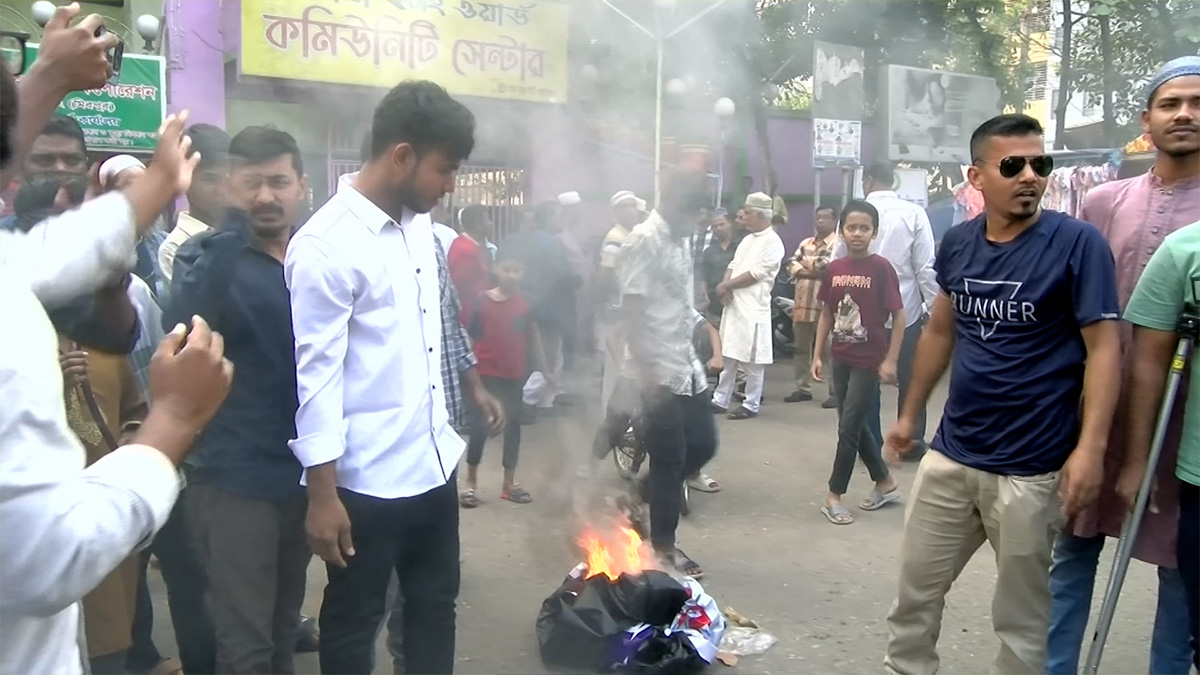 মিরপুরে জাতীয় পার্টির ইফতার মাহফিলে বৈষম্যবিরোধীদের বাধা