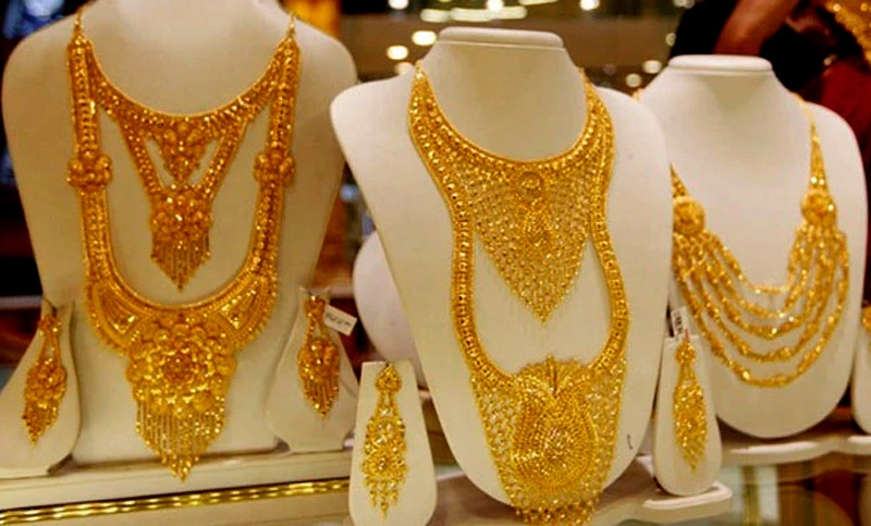 দেশে স্বর্ণের দামে বড় পতন, ভরিতে কমল ১০৪৭৪ টাকা