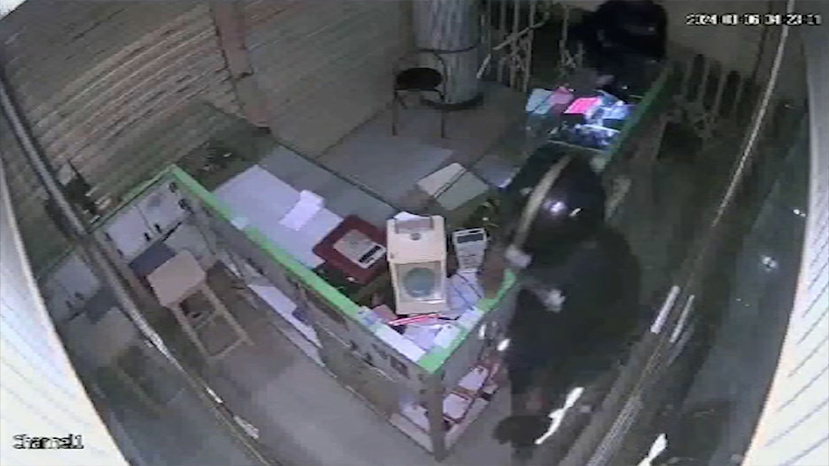 ফার্মগেটের সেজান পয়েন্ট মার্কেটে ‘২০০’ ভরির বেশি স্বর্ণ চুরি