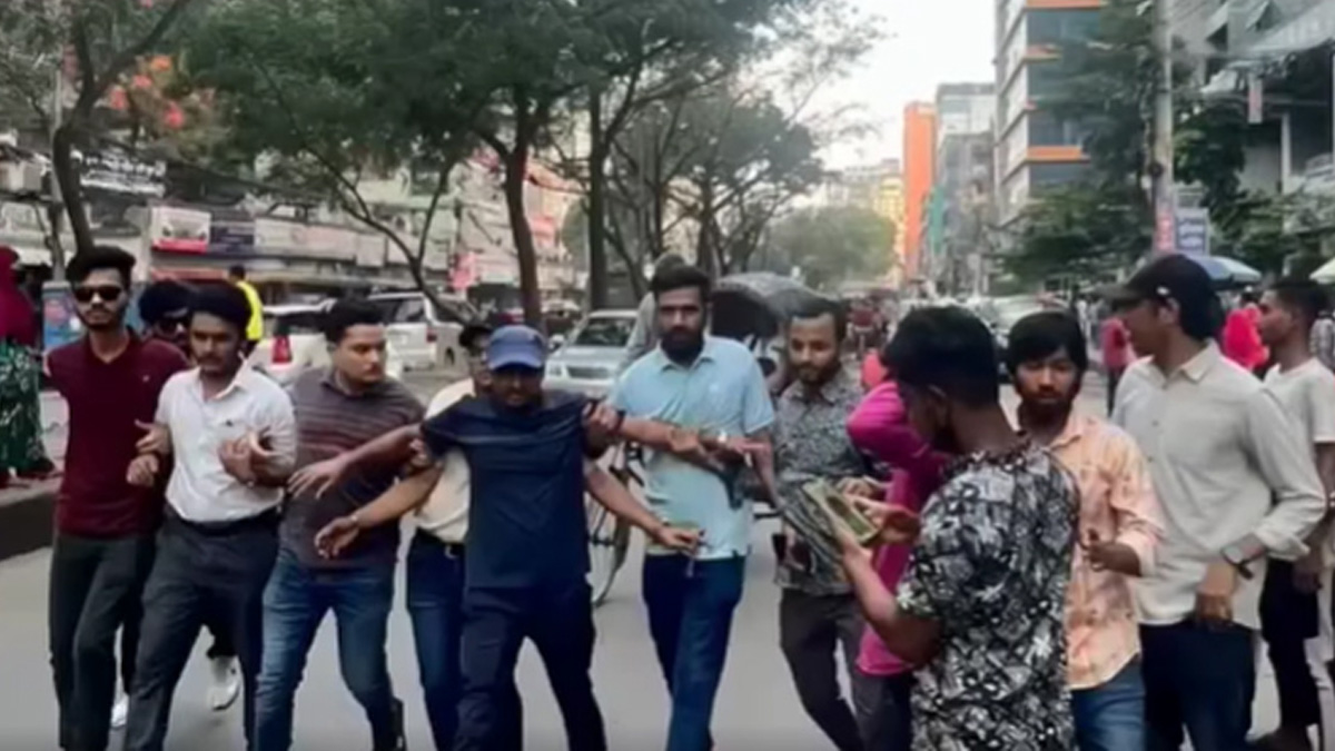 গুলিস্তানে মিছিলের চেষ্টা, আটক আওয়ামী লীগের ১১ নেতাকর্মী