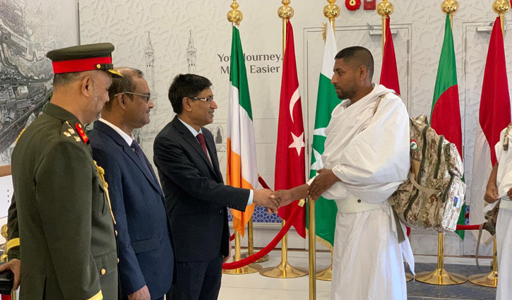 সৌদি আরবে পৌঁছেছে বাংলাদেশের প্রথম হজ ফ্লাইট